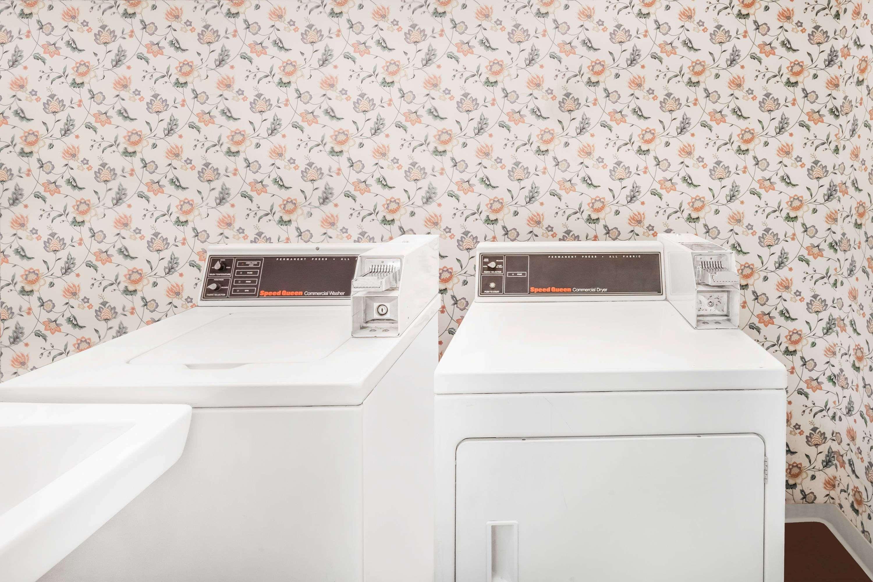 Corbin Inn Bagian luar foto